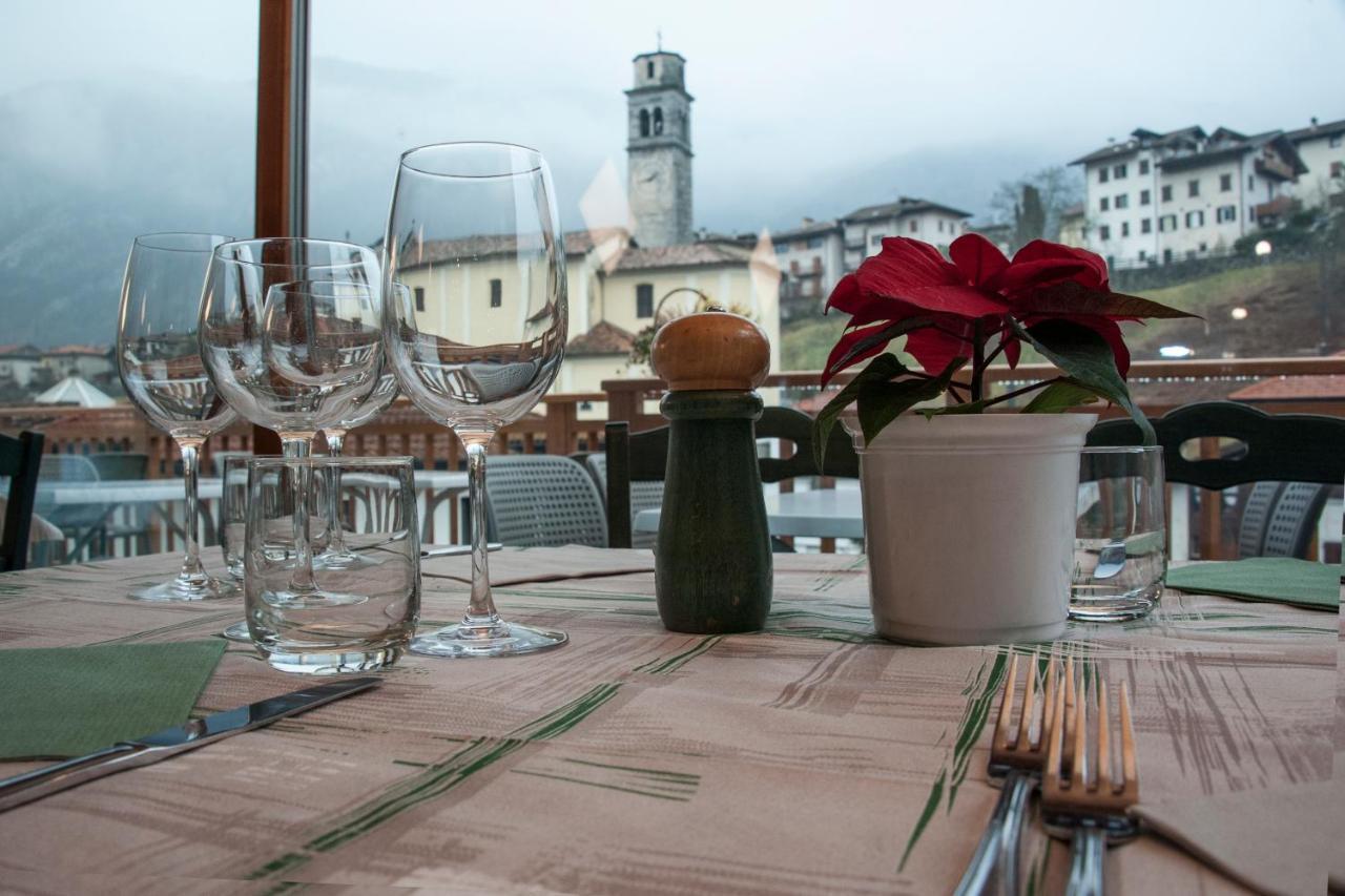 Hotel Locanda Le Tre Oche Molina di Ledro Buitenkant foto
